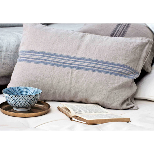 Leinen Kissenhülle JARA rechteckig 2er-Pack in Beige+Blau Muster Streifen von Erika Vaitkute Größe 40x60 cm