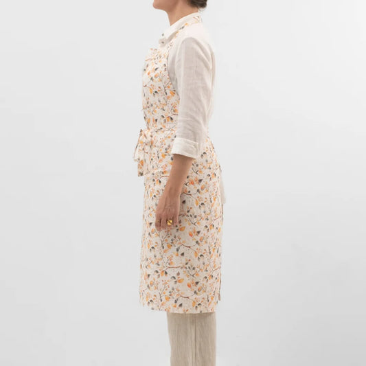 Leinen Kochschürze Blätter in Weiß+Orange+Grau Muster Blätter von Linen Tales Größe 100 cm breit+ 98 cm lang