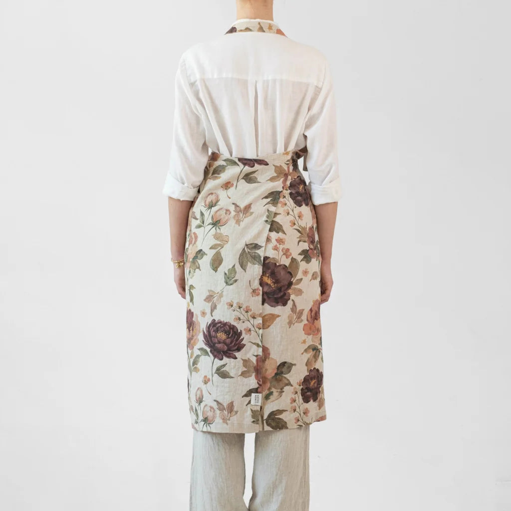 Leinen Kochschürze Blumen in Creme+Aubergine+Olive Creme+Beere+Grün Muster Blumen von Linen Tales Größe 100 cm breit+ 98 cm lang