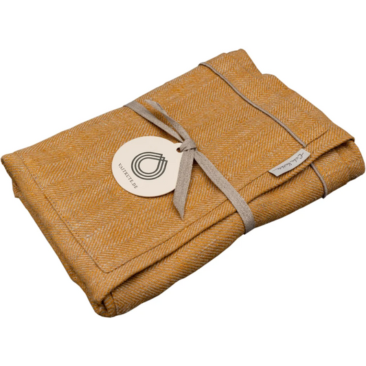 Leinen Schürze mit Fischgrät-Muster in Senfgelb+Beige Gelb+Beige Muster Fischgrät von Erika Vaitkute Größe 80x82 cm
