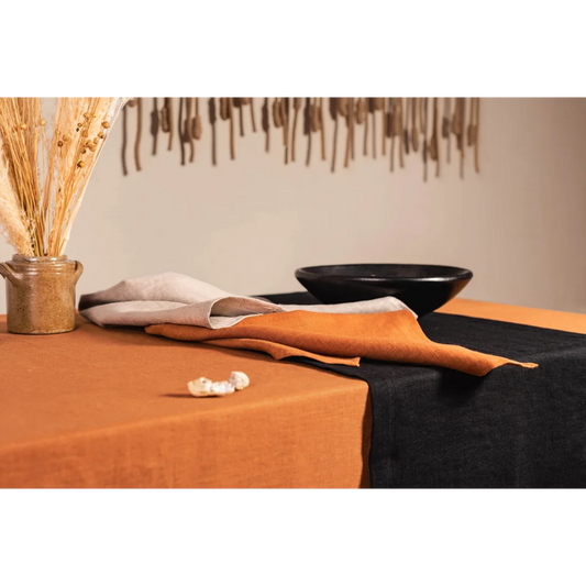 Leinen Tischläufer RUTA in Bernstein Orange von Erika Vaitkute Größe 40x140 cm