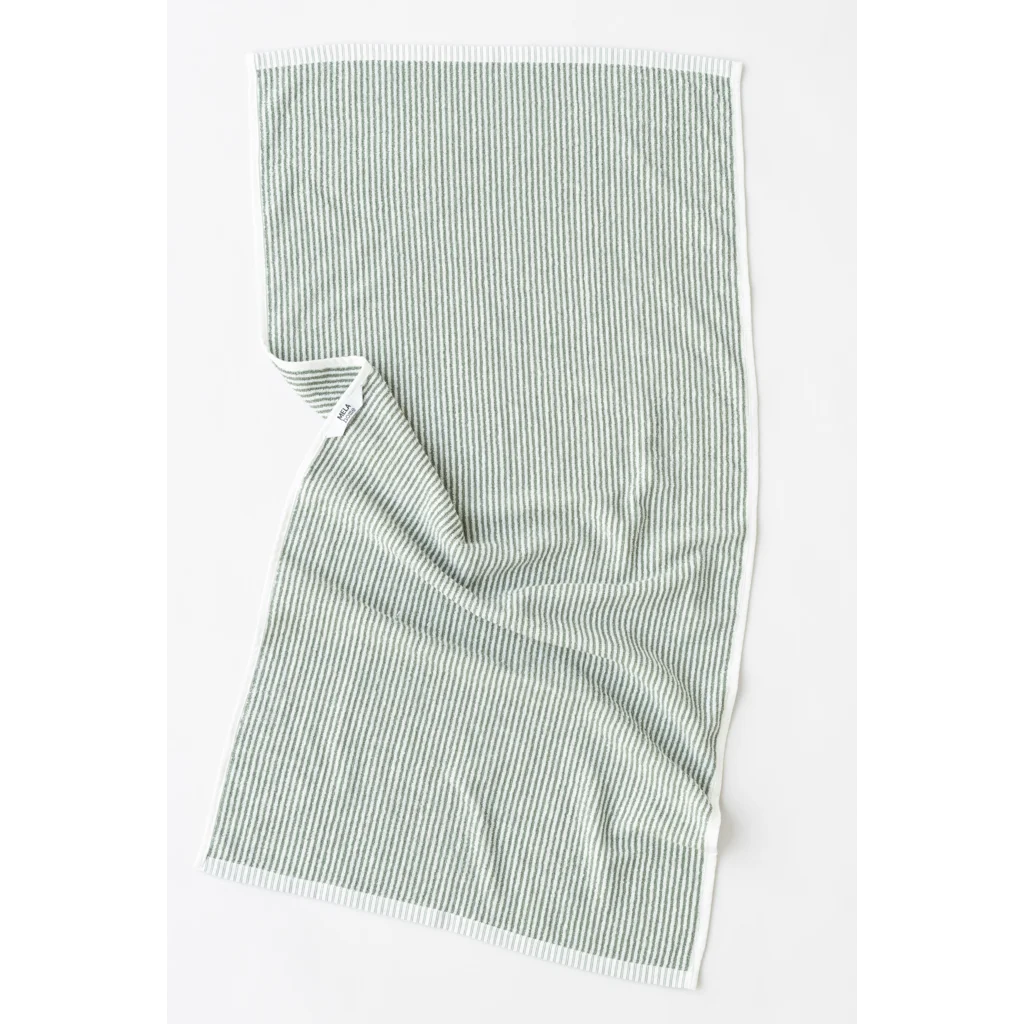 Bio Frottier Duschtuch Streifen in Waldgrün+Weiß Grün+Weiß Muster Streifen von MELA home Größe 70x140 cm