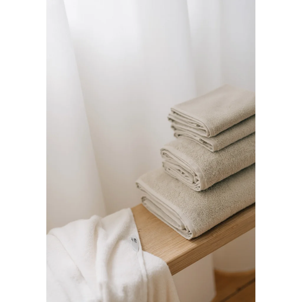 Bio Frottier Handtuch in Beige von MELA home Größe 50x100 cm