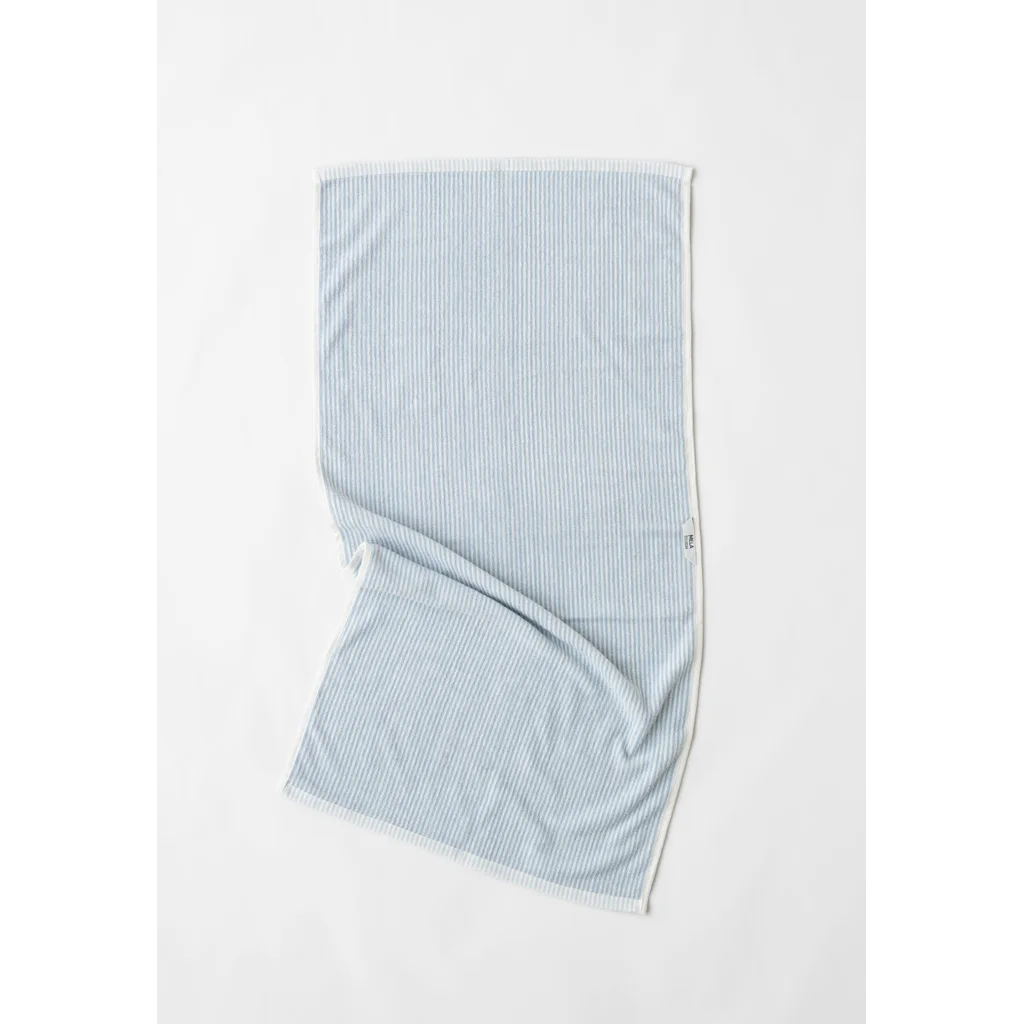 Bio Frottier Handtuch Streifen in Himmelblau+Weiß Blau+Weiß Muster Streifen von MELA home Größe 50x100 cm