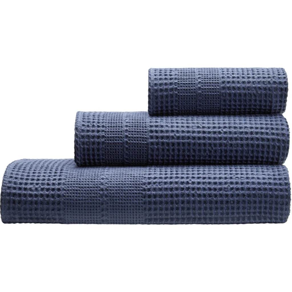 Bio Waffelpiqué Handtuch in Steinblau Blau von Cotonea Größe 50x100 cm