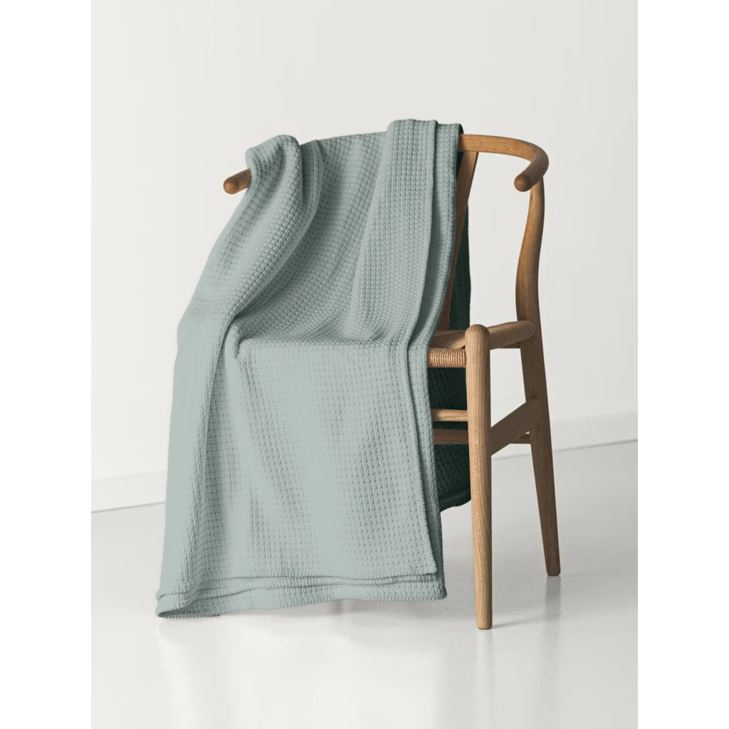 Decke in Feinstrick-Optik in Mint Grün von Cradle Studio Größe 150x210 cm