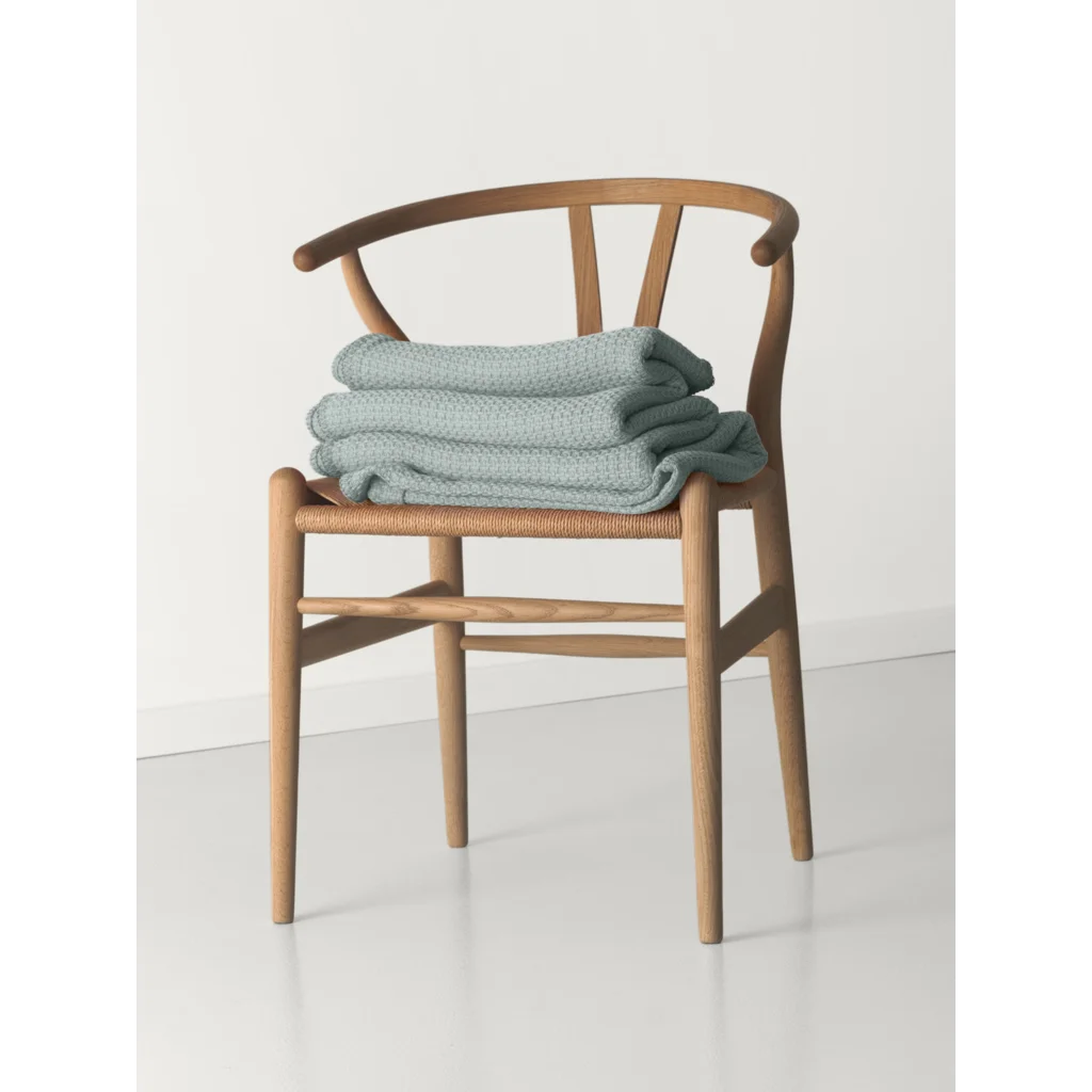Decke in Feinstrick-Optik in Mint Grün von Cradle Studio Größe 150x210 cm