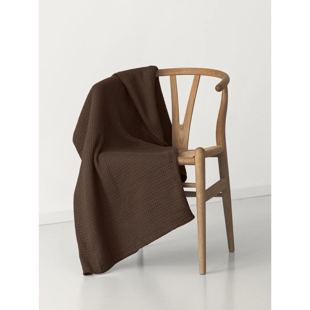 Decke in Feinstrick-Optik in Schoko Braun von Cradle Studio Größe 150x210 cm