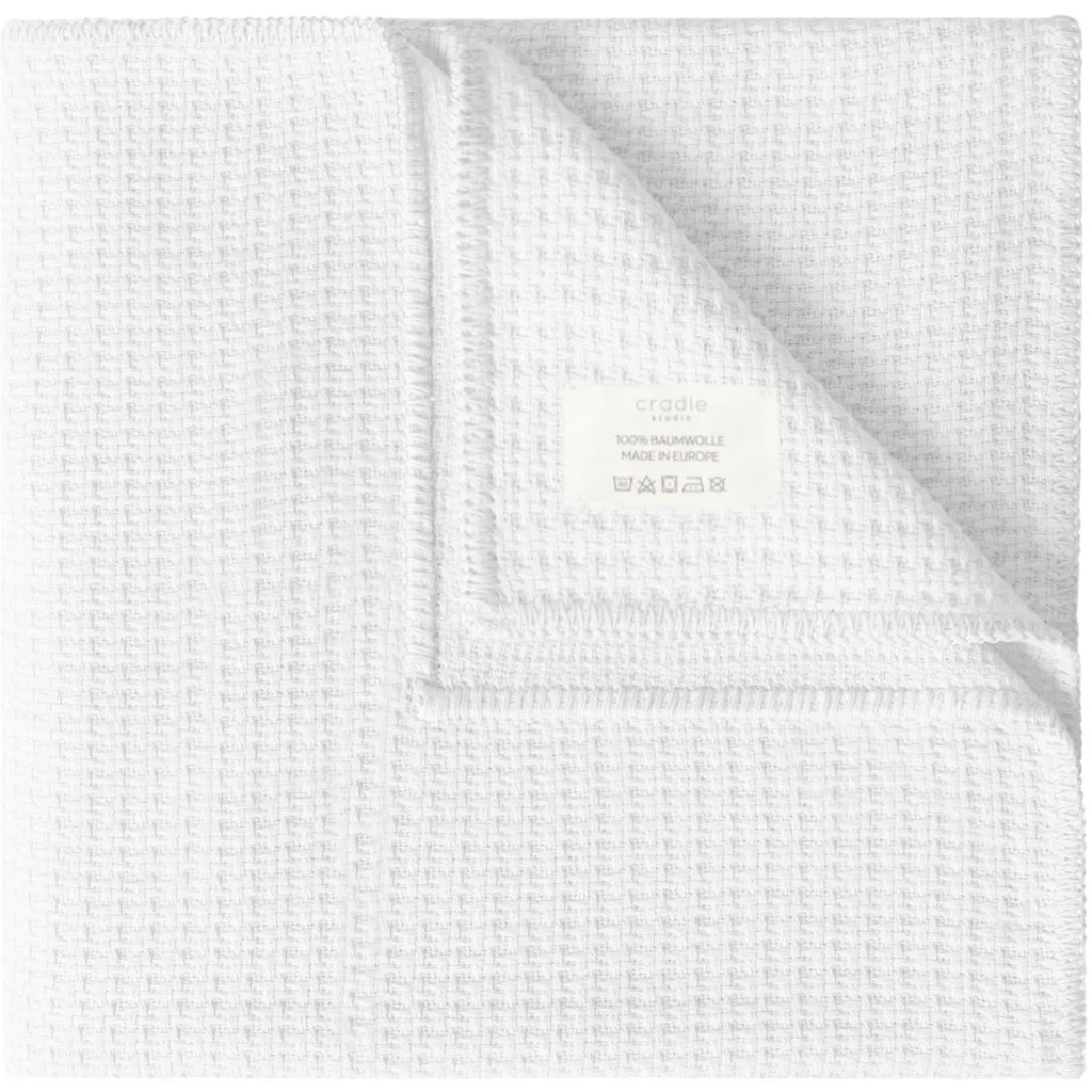 Decke in Feinstrick-Optik in Weiß von Cradle Studio Größe 150x210 cm