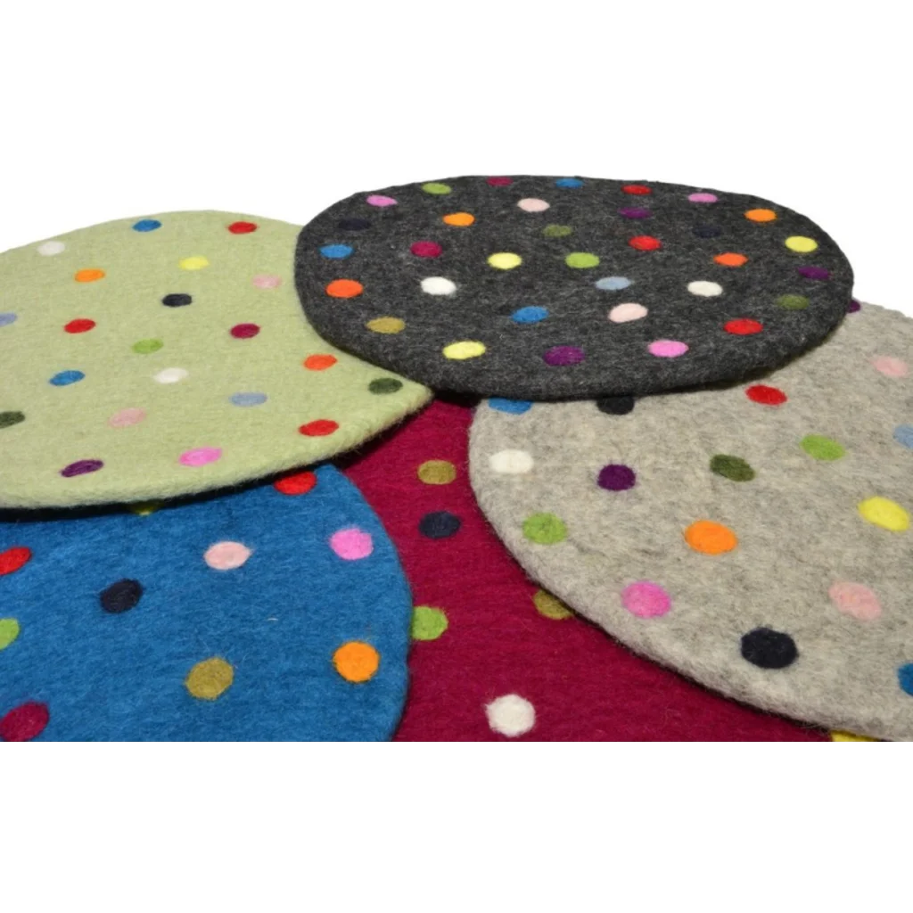 Filz Sitzkissen rund Dots in Hellgrün Grün Muster Dots von Frida Feeling Größe Ø 35 cm