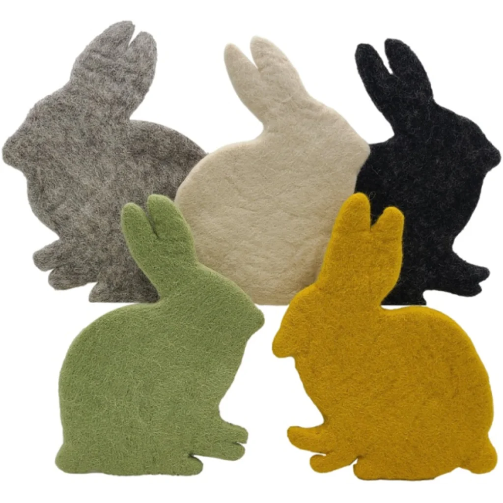Filz Untersetzer in Hasen-Form in Anthrazit Grau Muster Hase von Frida Feeling Größe 19x23 cm