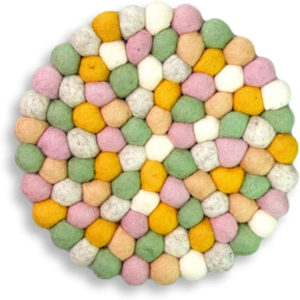 Filz Untersetzer rund mit großen Kugeln in Creme+Beige+Hellgrün+Rosa Creme+Beige+Grün+Rosa Muster Bunt von Frida Feeling Größe Ø 21 cm