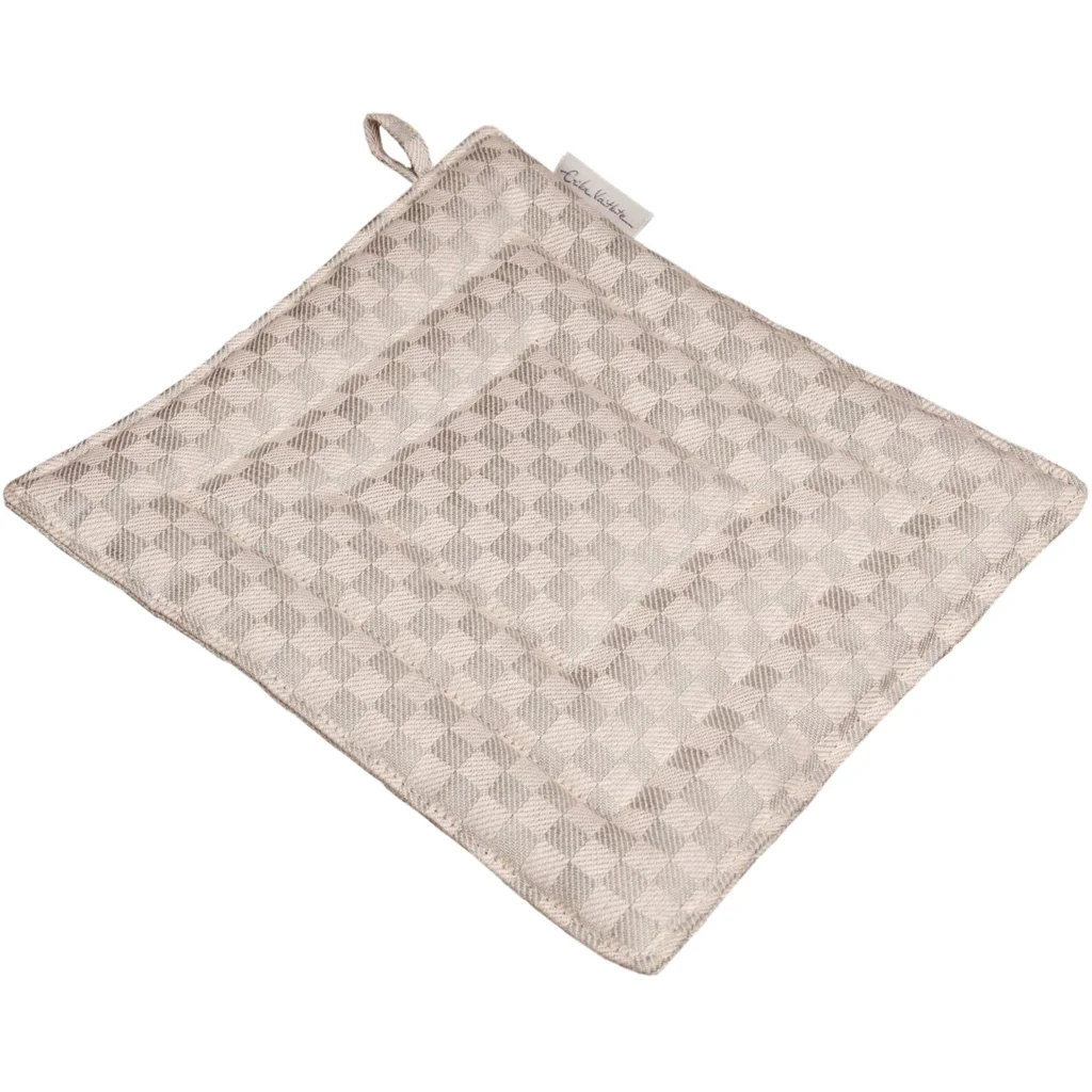 Halbleinen Topflappen Schachbrett 2er-Set in Beige Muster Schachbrett von Erika Vaitkute Größe 23x23 cm