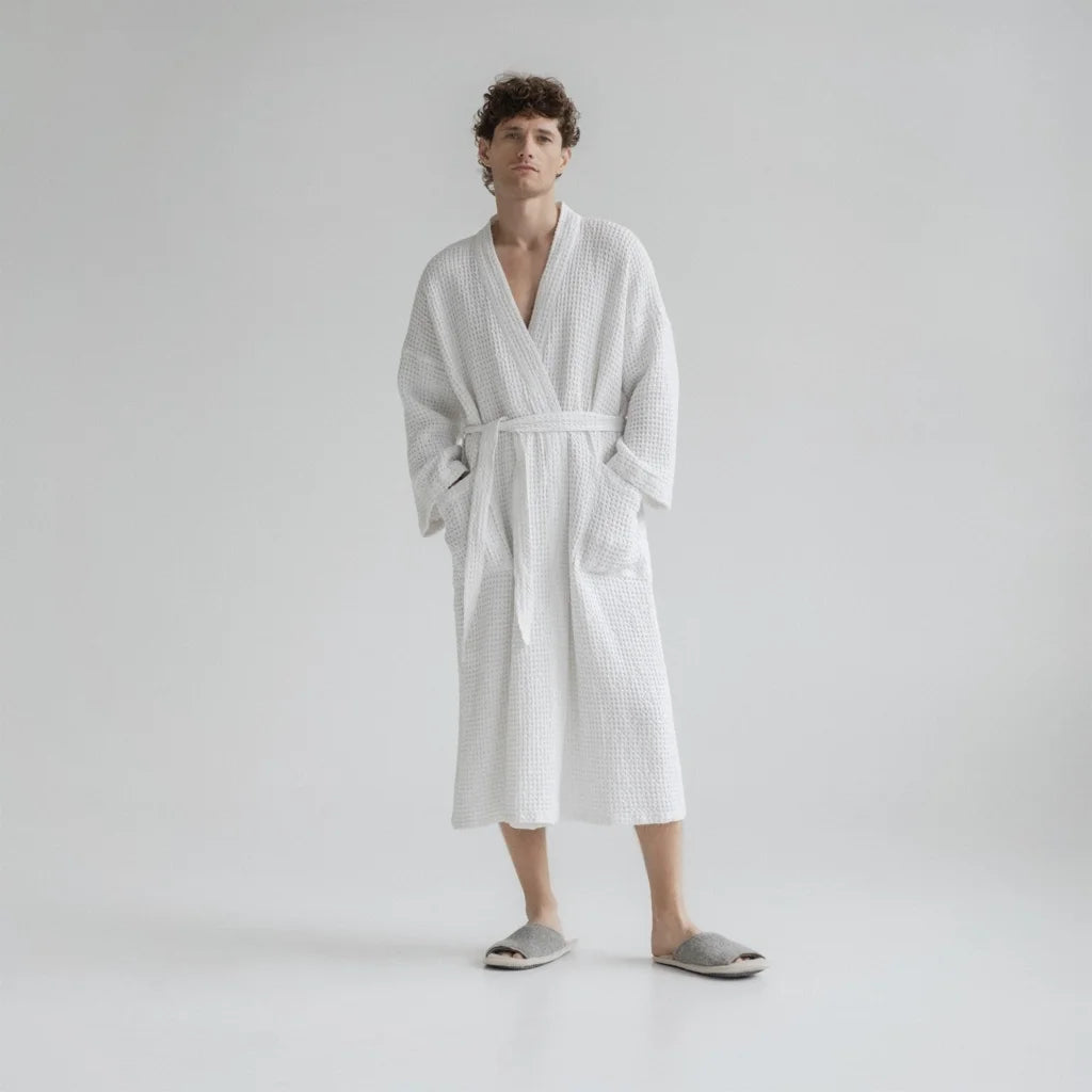 Halbleinen Waffelpiqué Bademantel in Weiß von Linen Tales Größe XXL