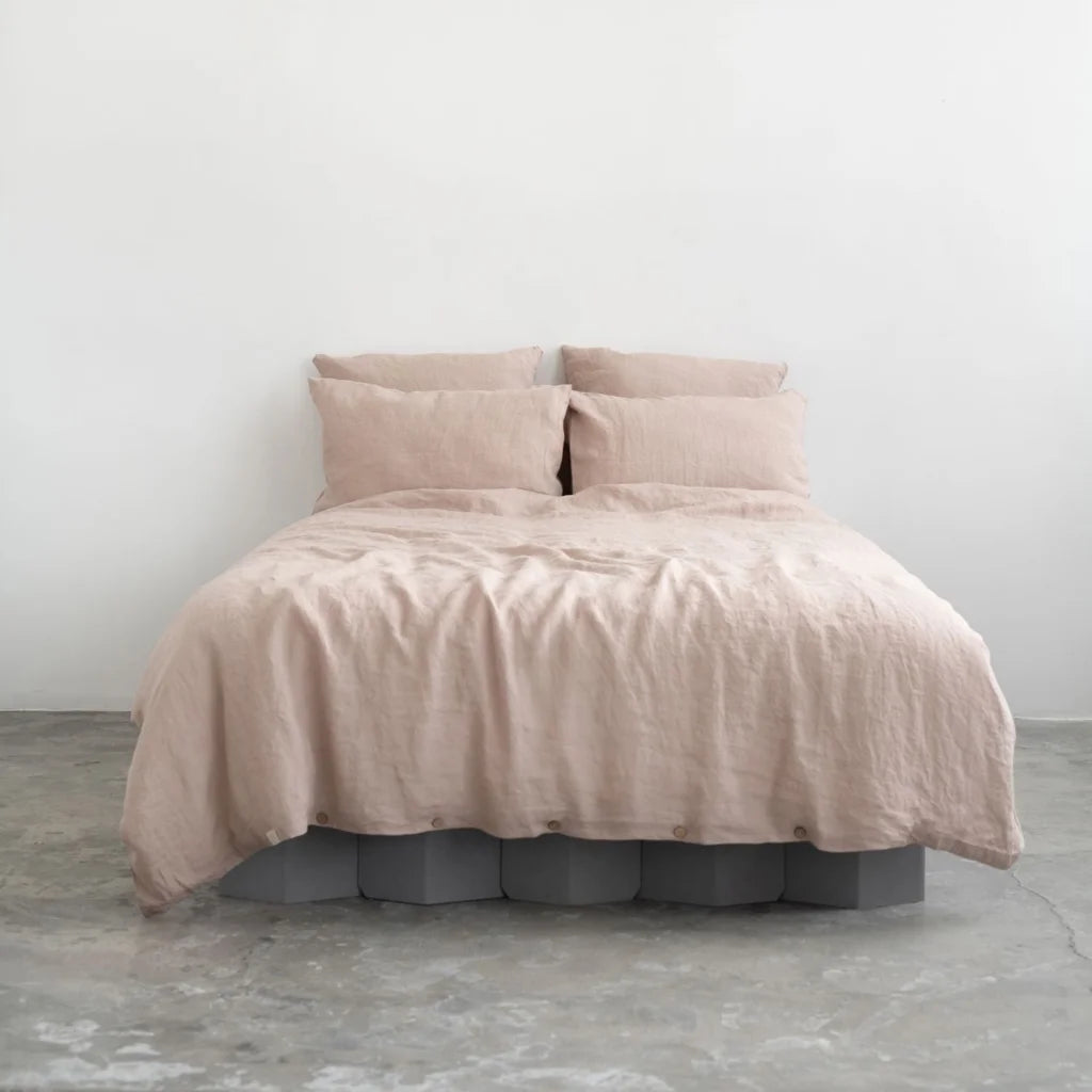 Leinen Bettwäsche Garnitur in Hellrosa Rosa von Linen Tales Größe 150x210 + 50x60 cm