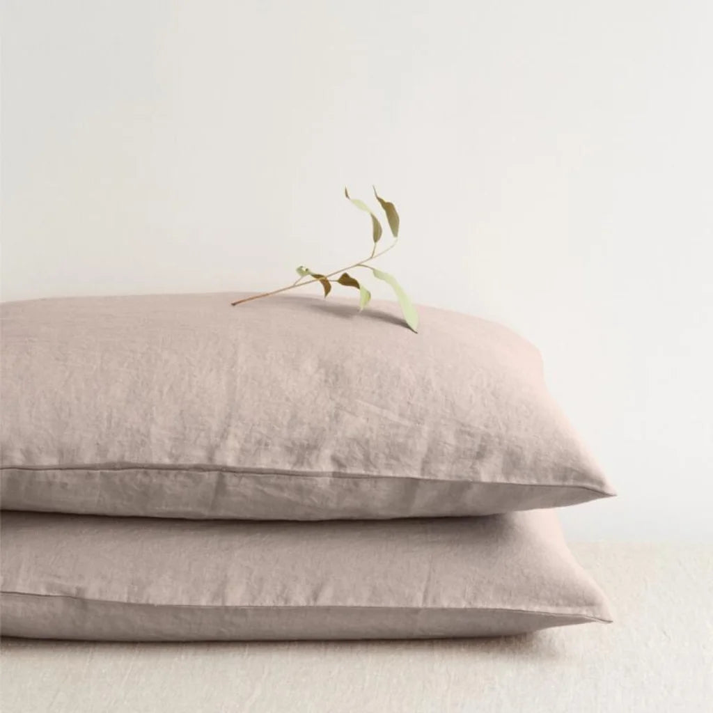Leinen Bettwäsche Kissenbezug in Hellrosa Rosa von Linen Tales Größe 50x60 cm