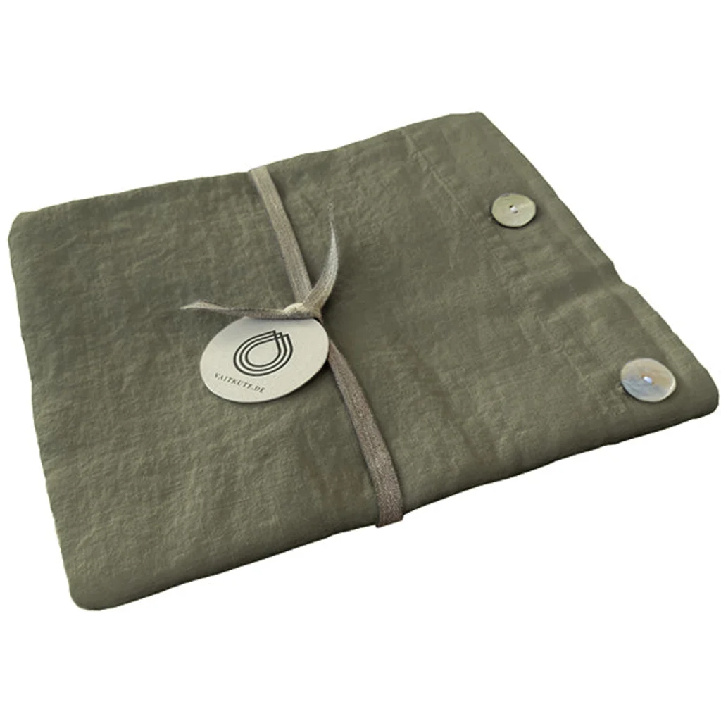 Leinen Bettwäsche Kissenbezug in Khaki Grün von Erika Vaitkute Größe 40x80 cm