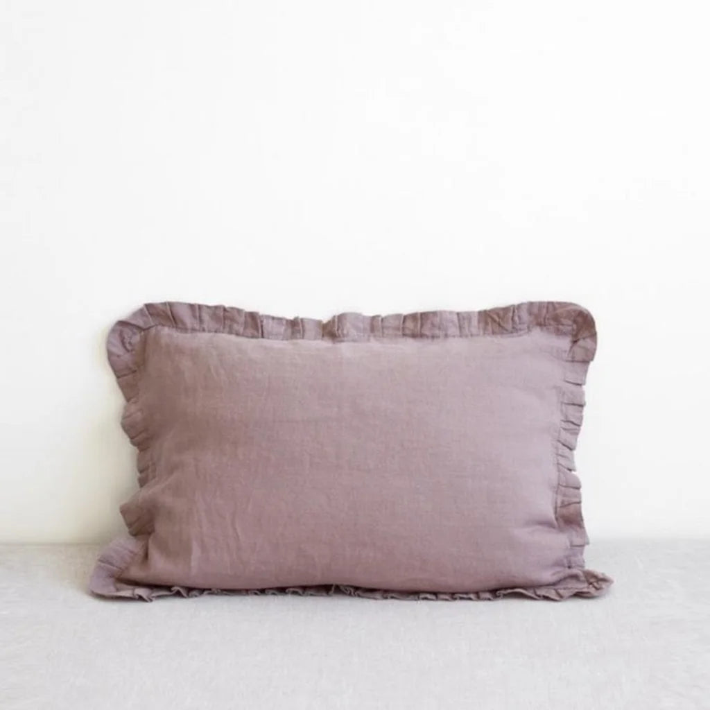 Leinen Bettwäsche Kissenbezug mit Rüschen in Altrosa Rosa von Linen Tales Größe 40x40 cm