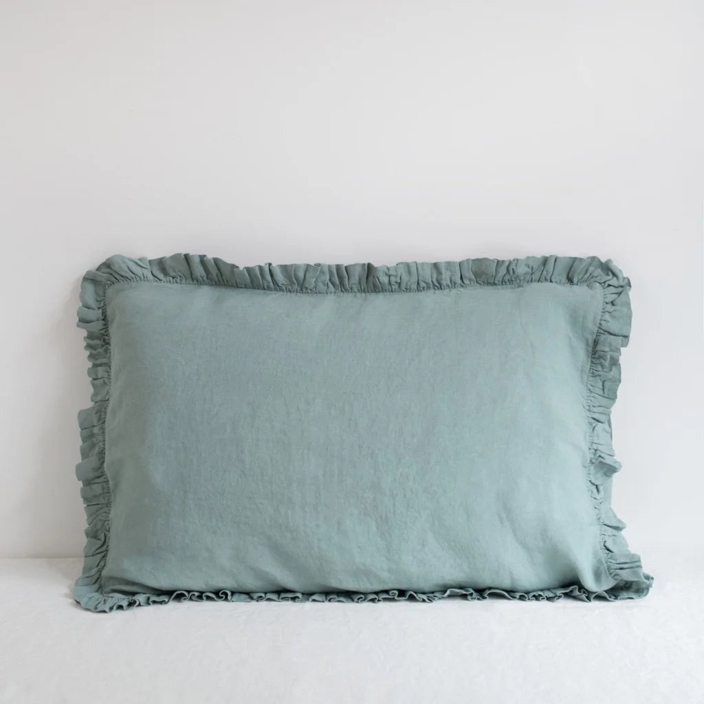 Leinen Bettwäsche Kissenbezug mit Rüschen in Mint Grün von Linen Tales Größe 80x80 cm