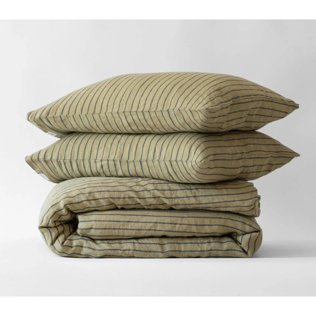Leinen Bettwäsche Streifen Garnitur 3-teilig in Olive+Dunkelblau Grün+Blau Muster Streifen von Linen Tales Größe 240x220 + 2x 80x80 cm