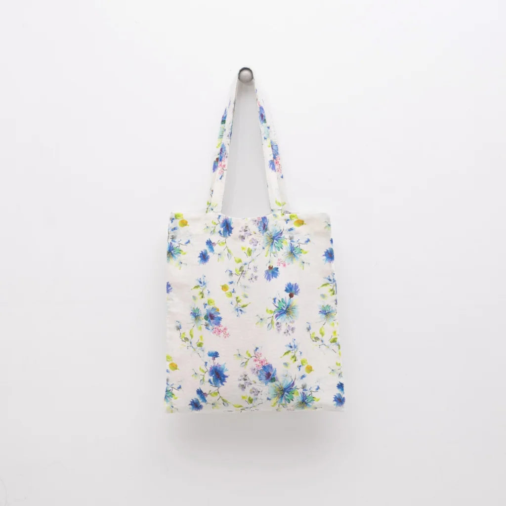 Leinen Einkaufstasche Blumen in Weiß+Blau Muster Blumen von Linen Tales Größe 38 cm breit+ 42 cm lang