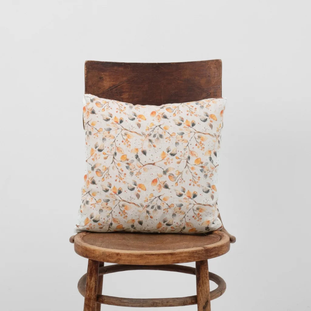 Leinen Kissenhülle Blätter in Weiß+Orange+Grau Muster Blätter von Linen Tales Größe 40x40 cm