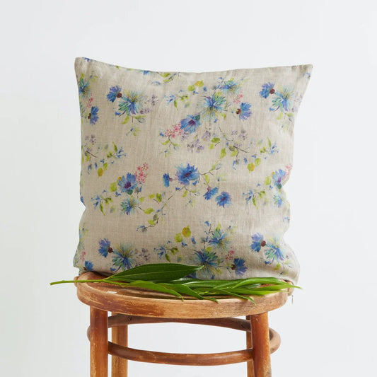 Leinen Kissenhülle Blumen in Creme+Blau Muster Blumen von Linen Tales Größe 40x40 cm