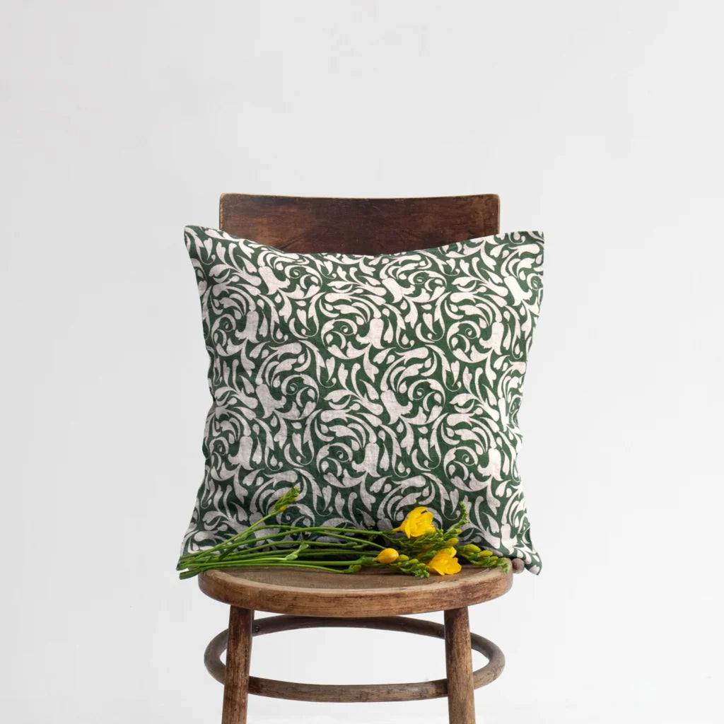 Leinen Kissenhülle Ranke in Grün+Beige Muster Ranke von Linen Tales Größe 40x80 cm