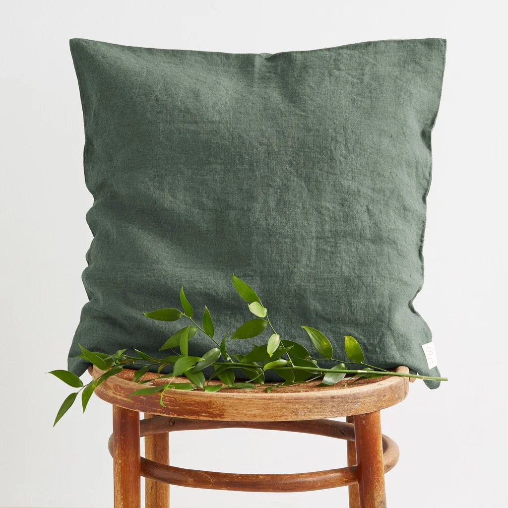 Leinen Kissenhülle rechteckig in Waldgrün Grün von Linen Tales Größe 40x60 cm