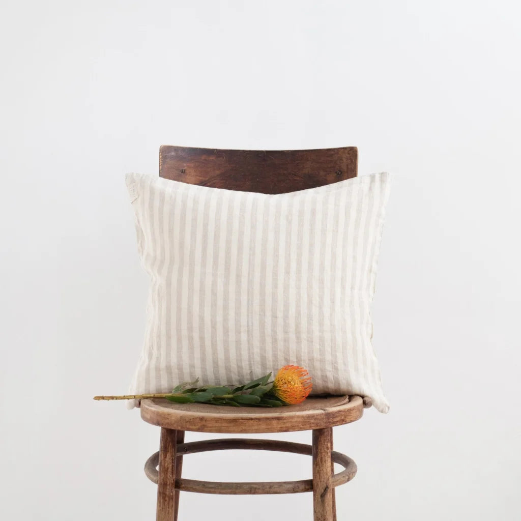Leinen Kissenhülle Streifen in Creme+Beige Muster Streifen von Linen Tales Größe 50x50 cm