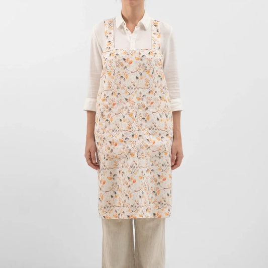 Leinen Pinafore-Schürze Blätter in Weiß+Orange+Grau Muster Blätter von Linen Tales Größe 114 cm breit+ 83 cm lang