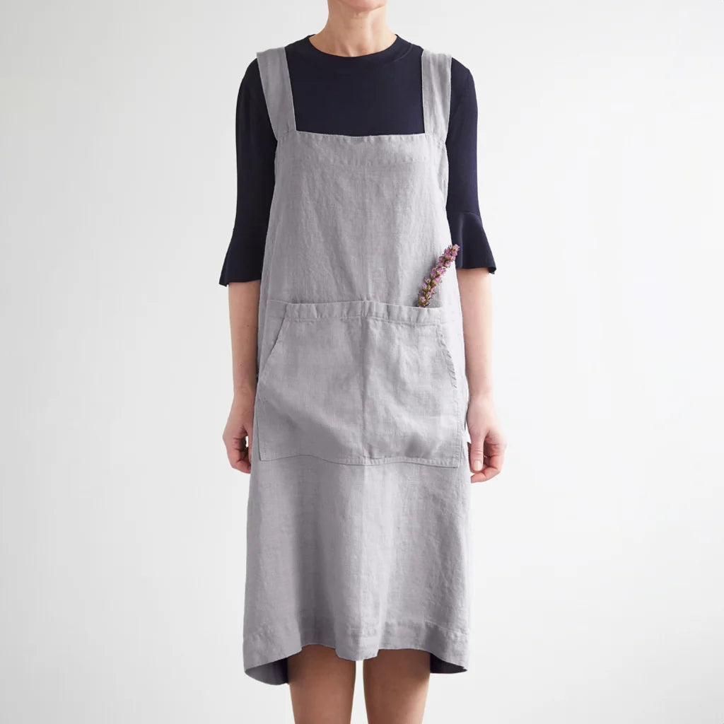 Leinen Pinafore-Schürze in Hellgrau Grau von Linen Tales Größe 114 cm breit+ 83 cm lang