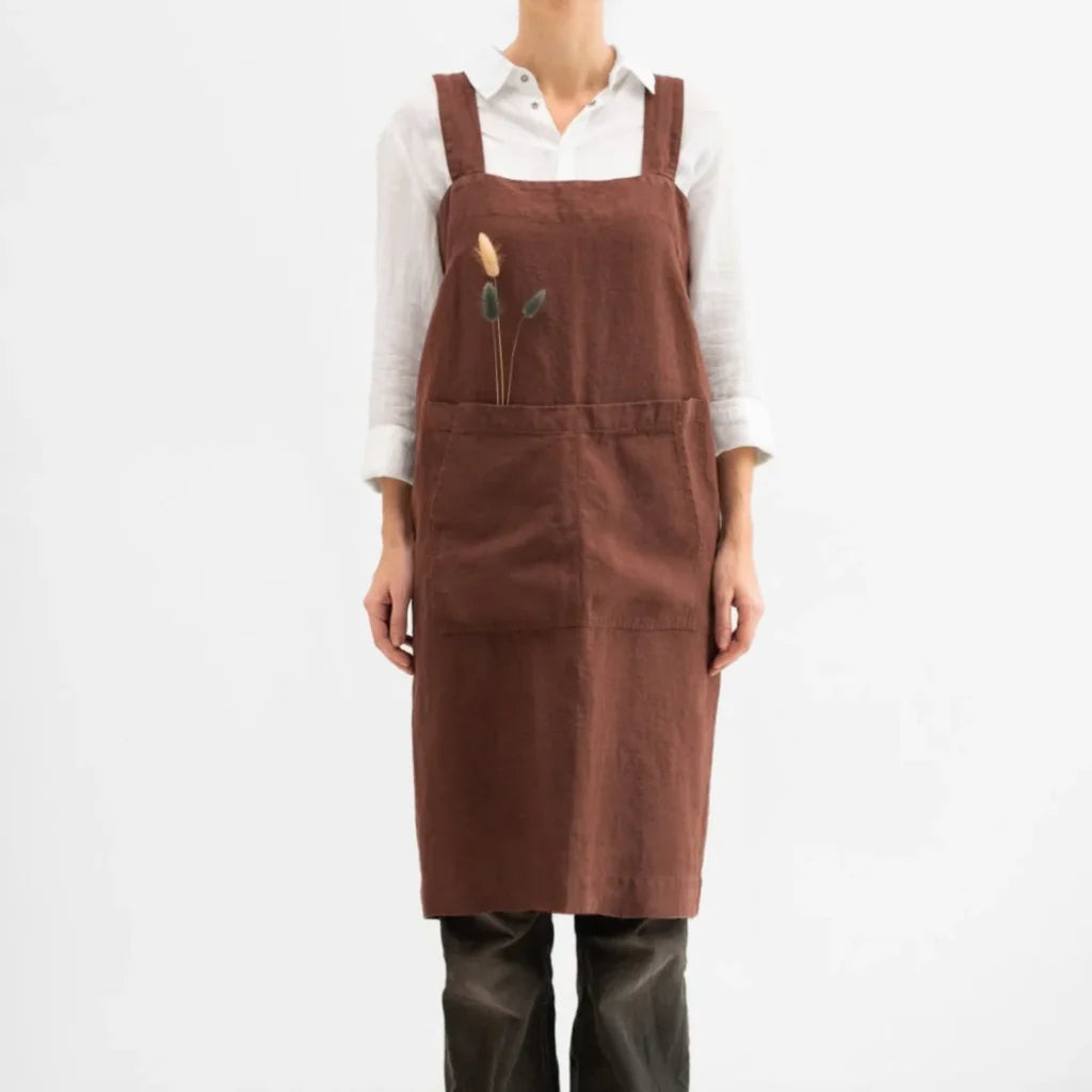 Leinen Pinafore-Schürze in Schokolade Braun von Linen Tales Größe 114 cm breit+ 83 cm lang