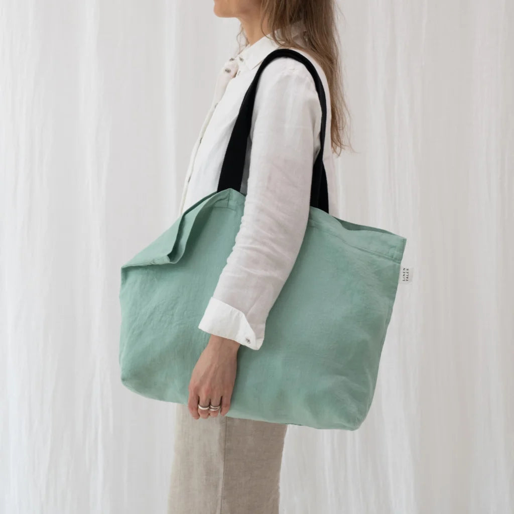 Leinen Schultertasche in Mint Grün von Linen Tales Größe 56 cm breit+ 41 cm lang