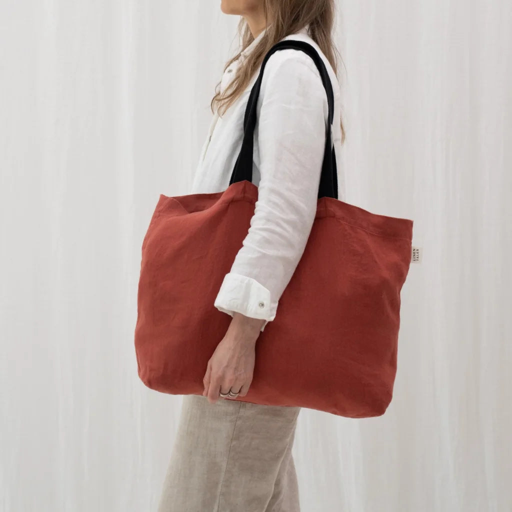 Leinen Schultertasche in Terra Orange von Linen Tales Größe 56 cm breit+ 41 cm lang