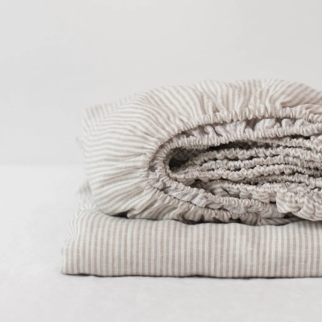 Leinen Spannbettlaken Streifen für Boxspringbetten in Standardgröße - Doppelbett in Weiß+Creme Muster Streifen von Linen Tales Größe 180x200 cm