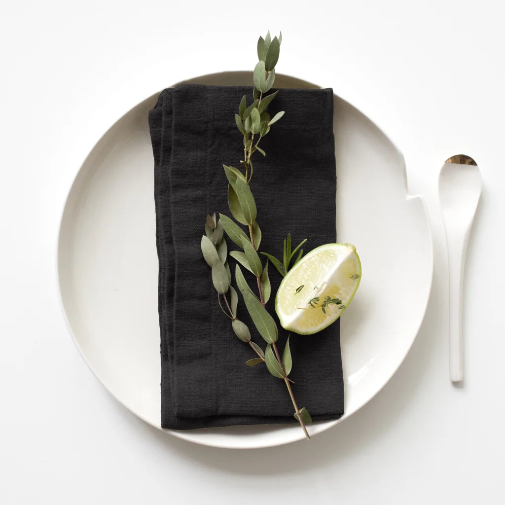 Leinen Stoffserviette 2er-Pack in Schwarz von Linen Tales Größe 40x40 cm