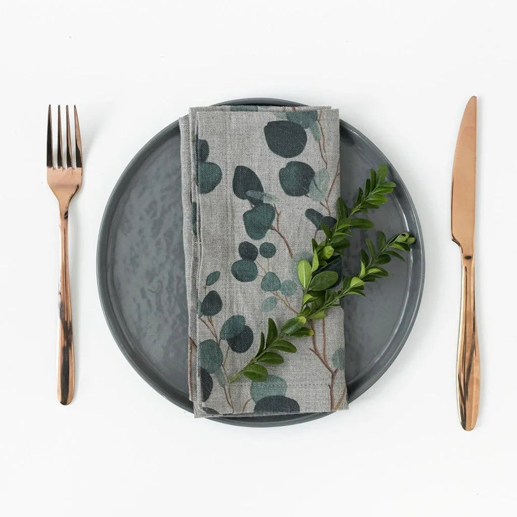 Leinen Stoffserviette Eukalyptus 2er-Pack in Creme+Grün+Dunkelgrün Creme+Grün+Grün Muster Eukalyptus von Linen Tales Größe 40x40 cm