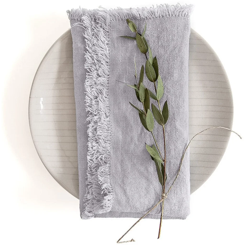 Leinen Stoffserviette mit Fransen 2er-Pack in Hellgrau Grau von Linen Tales Größe 40x40 cm