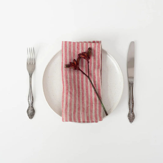 Leinen Stoffserviette Streifen 2er-Pack in Rot+Creme Muster Streifen von Linen Tales Größe 45x45 cm