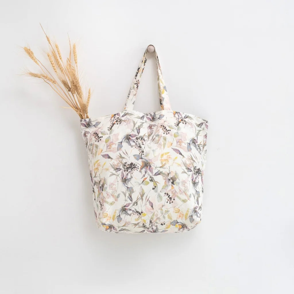 Leinen Tasche Blumen in Weiß+Flieder+Gelb Weiß+Lila+Gelb Muster Blumen von Linen Tales Größe 54 cm breit+ 60 cm lang