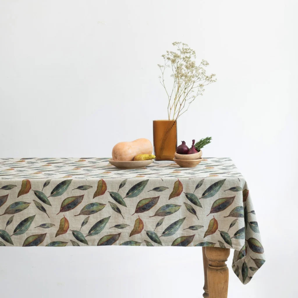 Leinen Tischdecke Blätter in Creme+Grün+Orange Muster Blätter von Linen Tales Größe 140x200 cm