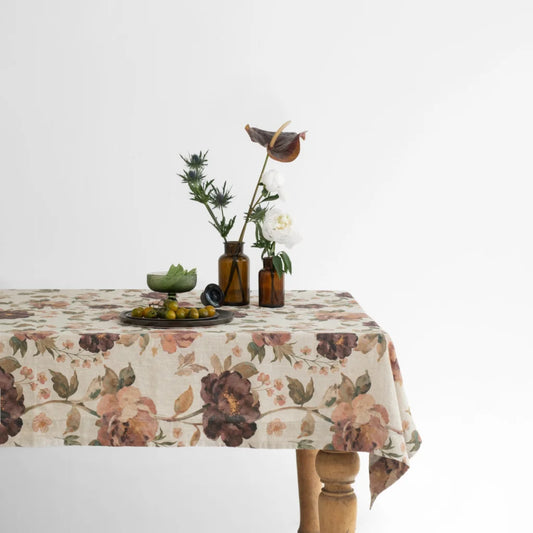 Leinen Tischdecke Blumen in Creme+Aubergine+Olive Creme+Beere+Grün Muster Blumen von Linen Tales Größe 140x200 cm
