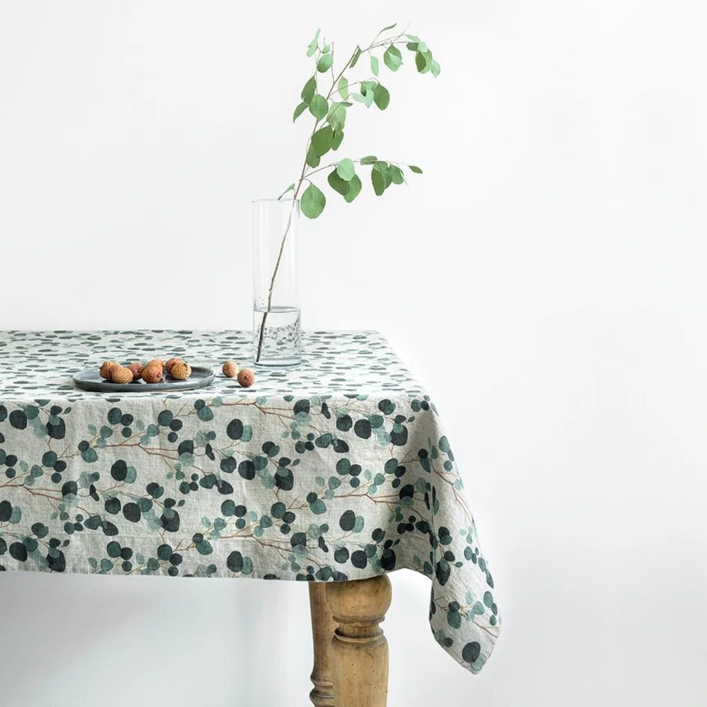 Leinen Tischdecke Eukalyptus in Creme+Grün+Dunkelgrün Creme+Grün+Grün Muster Eukalyptus von Linen Tales Größe 140x380 cm
