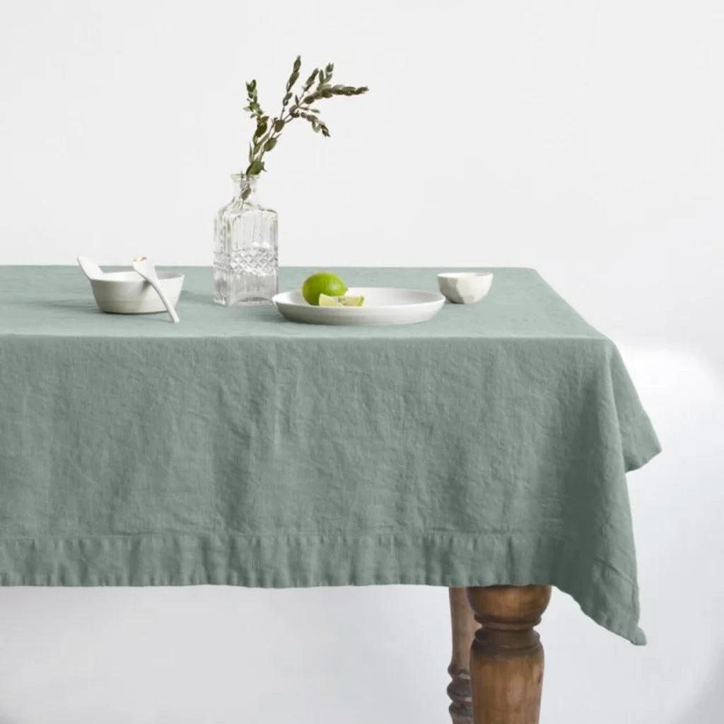 Leinen Tischdecke in Mint Grün von Linen Tales Größe 140x140 cm