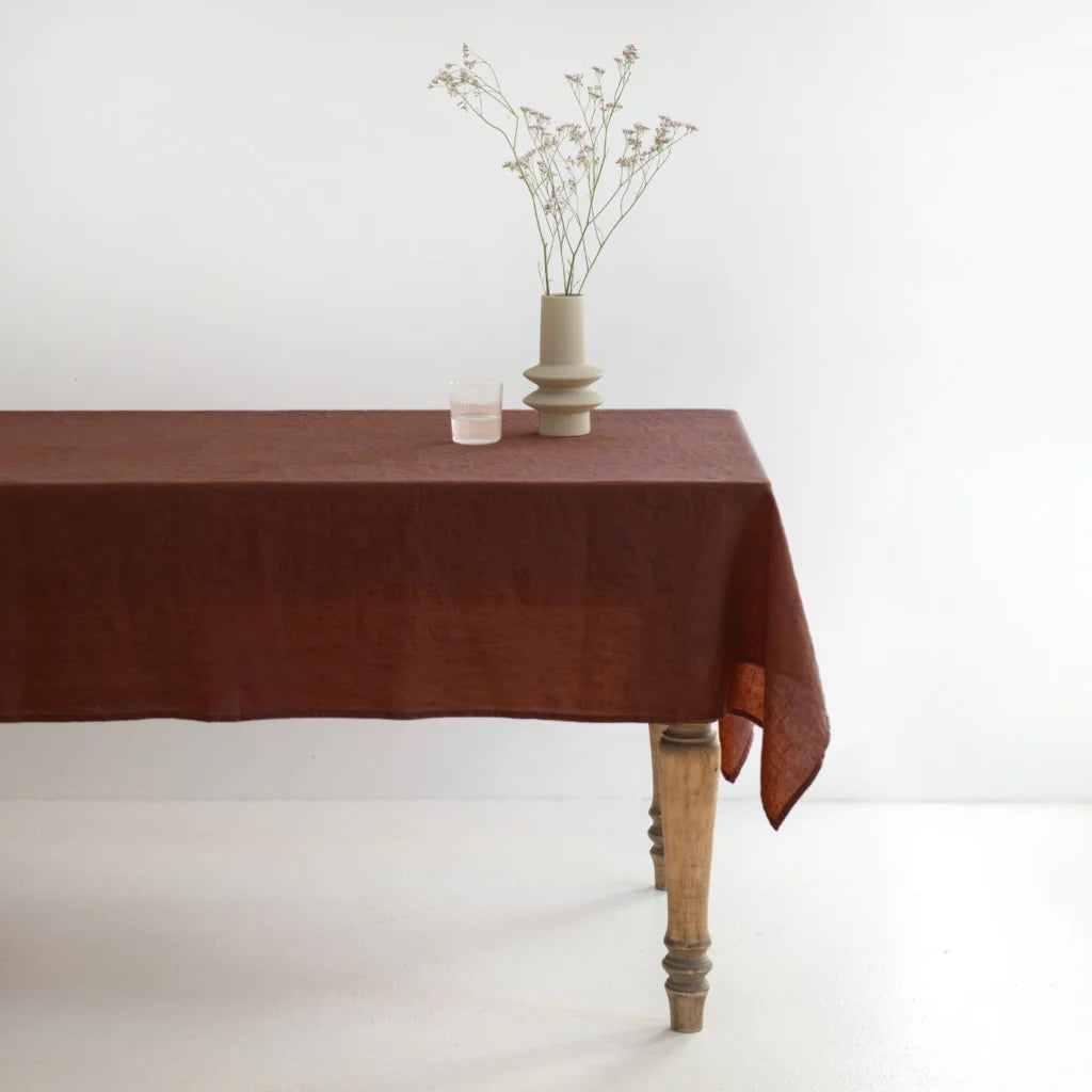 Leinen Tischdecke in Schokolade Braun von Linen Tales Größe 180x300 cm