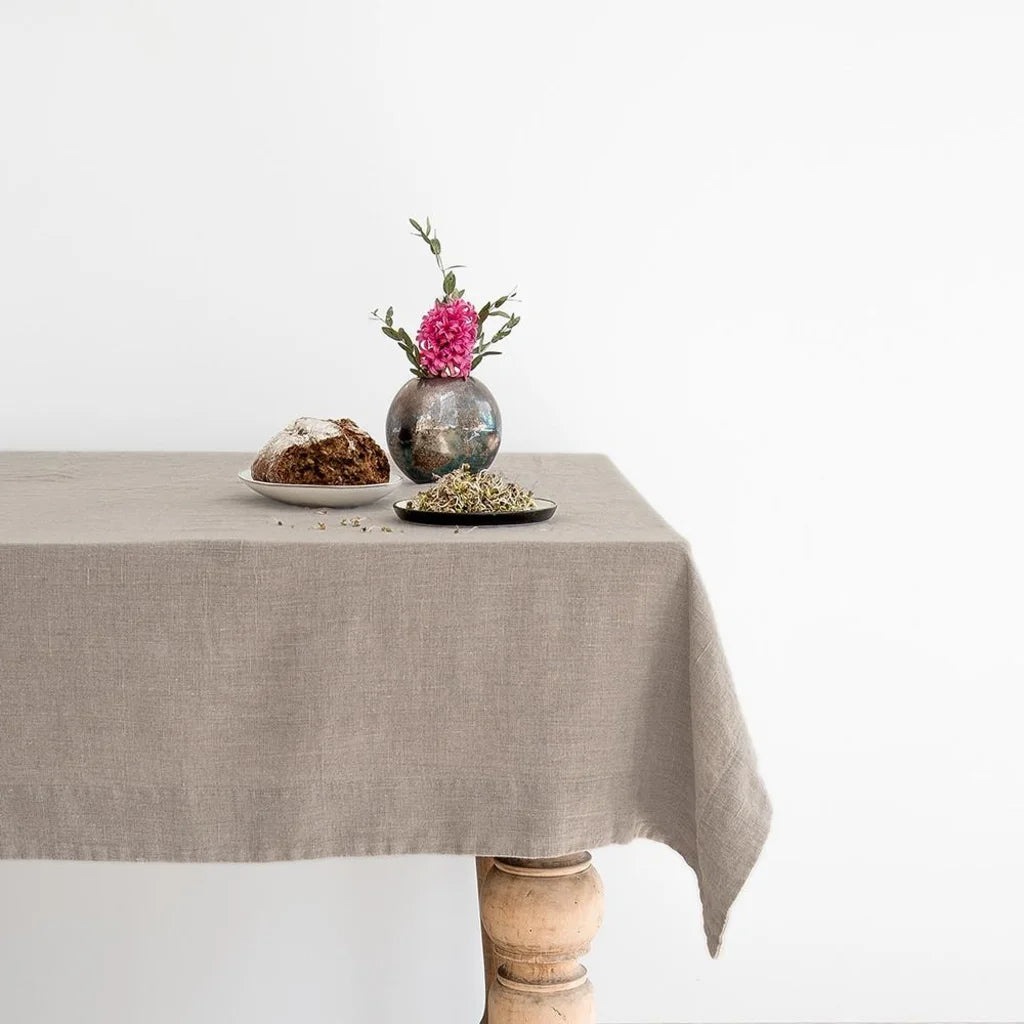 Leinen Tischdecke in Übergröße in Beige von Linen Tales Größe 140x300 cm