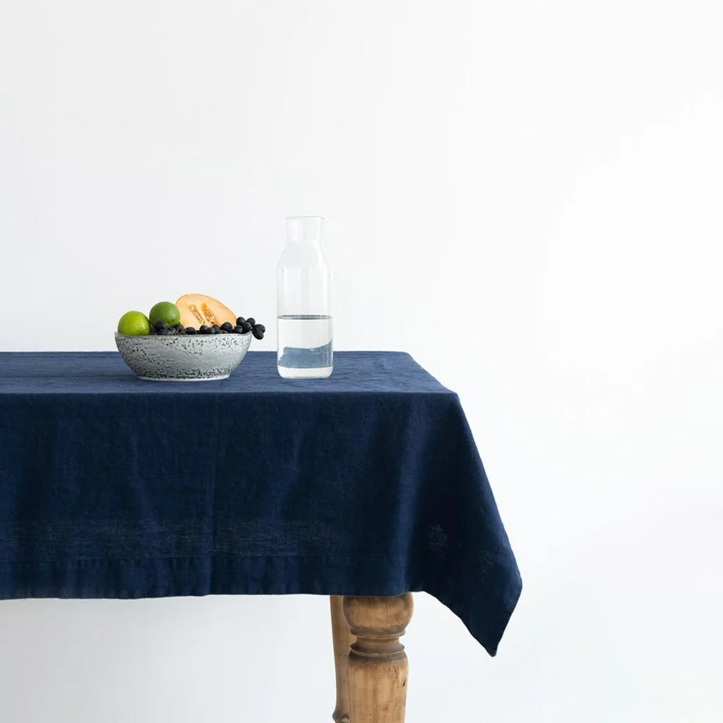 Leinen Tischdecke in Übergröße in Dunkelblau Blau von Linen Tales Größe 140x300 cm