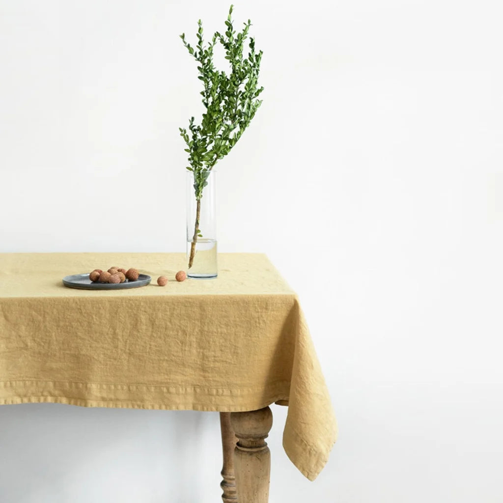Leinen Tischdecke in Übergröße in Honig Gelb von Linen Tales Größe 140x300 cm