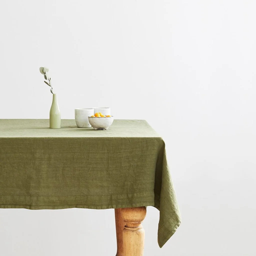Leinen Tischdecke in Übergröße in Olive Grün von Linen Tales Größe 140x300 cm